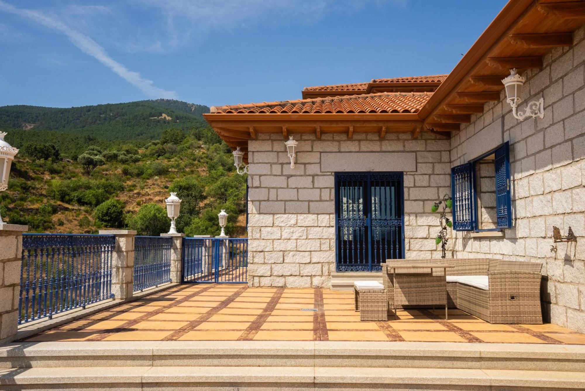 Mansion Con Jacuzzi A 40 Grados, Gran Piscina Y Padel Villa El Tiemblo Exteriör bild