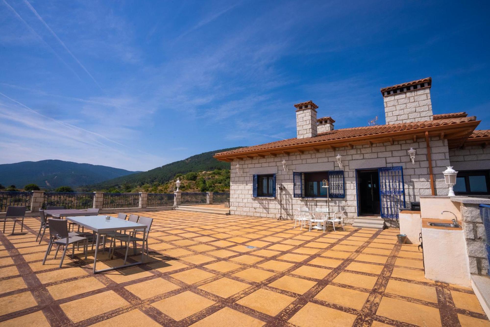Mansion Con Jacuzzi A 40 Grados, Gran Piscina Y Padel Villa El Tiemblo Exteriör bild